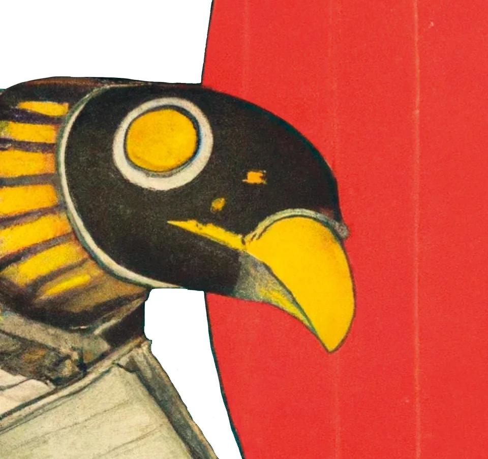 Ausschnitt vom Etikett: der schwarze Kopf des mechanischen Vogels mit gelbem Auge und gelbem Schnabel, der Schnabel berührt gerade den Rand der roten Sonne